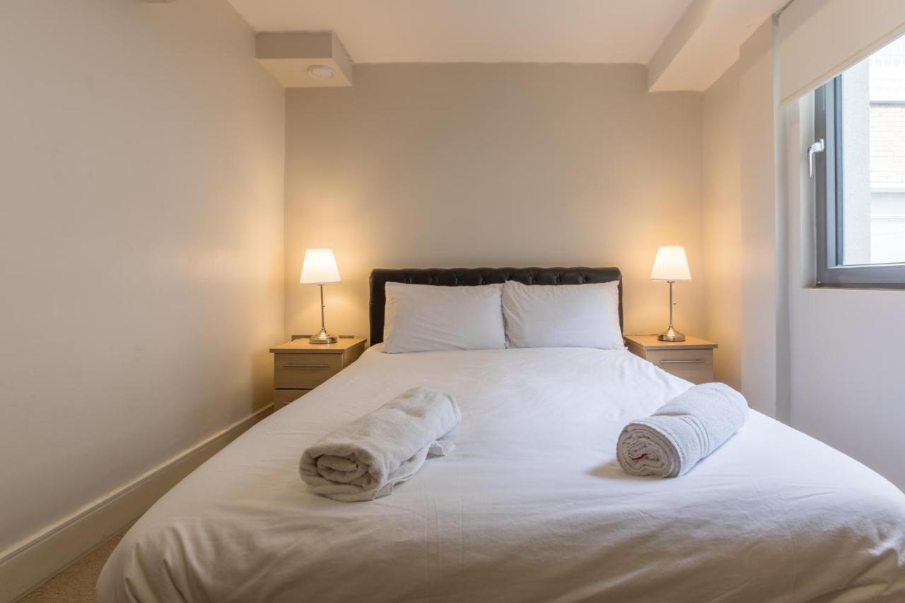 Modern 2 Bed 2 Bath Apartment With Outdoor Space Hyde Park Londen Buitenkant foto