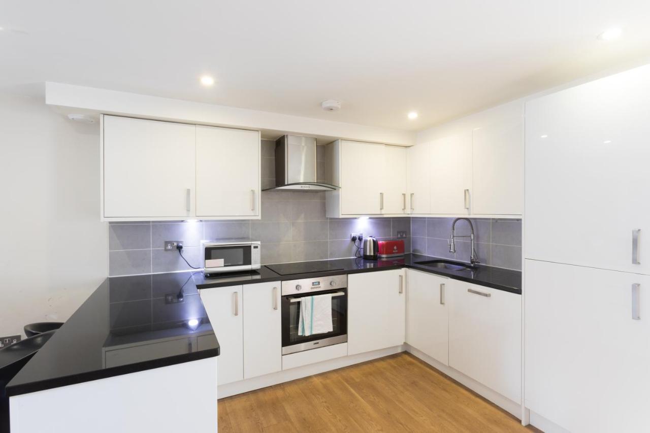 Modern 2 Bed 2 Bath Apartment With Outdoor Space Hyde Park Londen Buitenkant foto