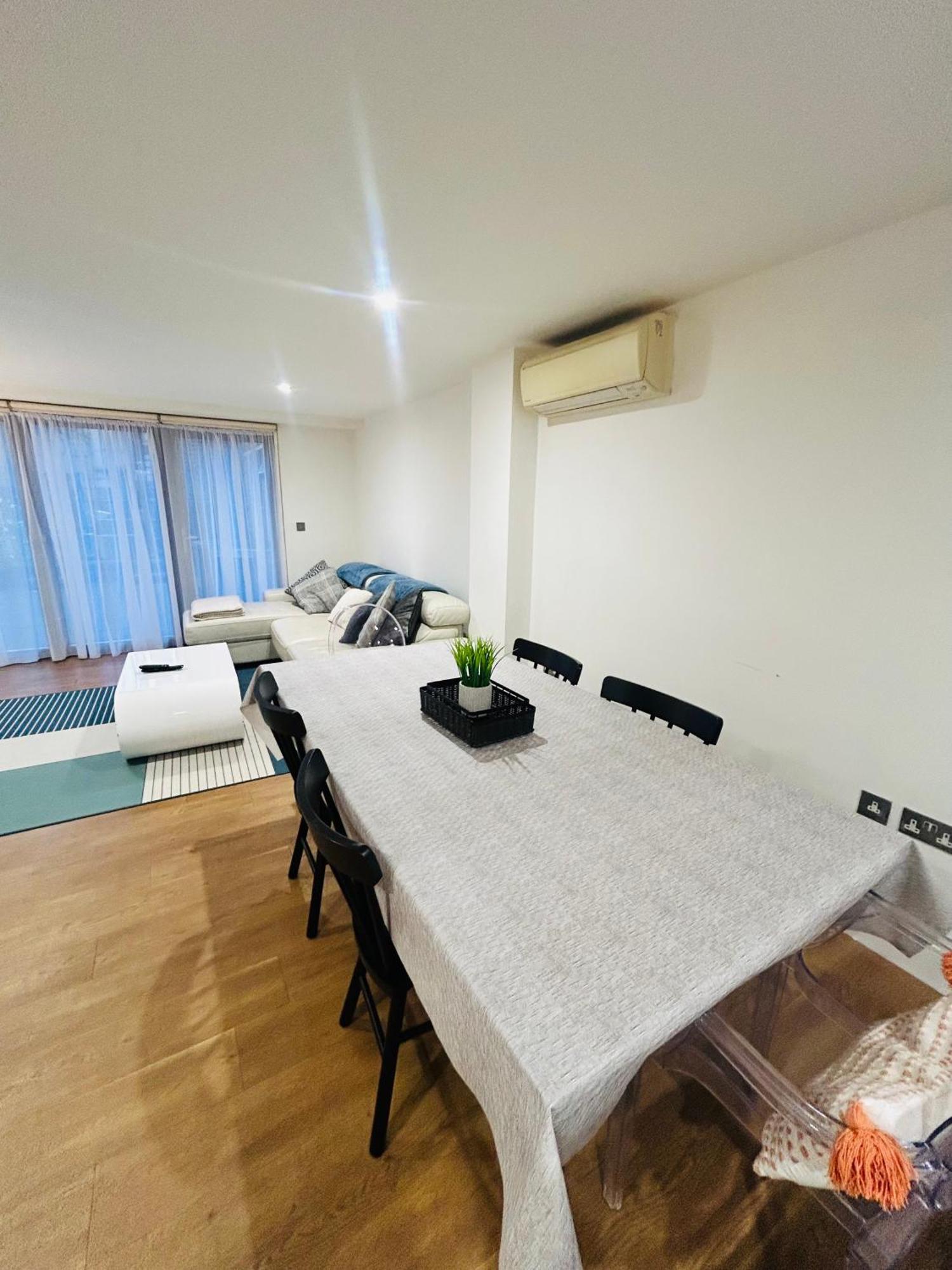 Modern 2 Bed 2 Bath Apartment With Outdoor Space Hyde Park Londen Buitenkant foto
